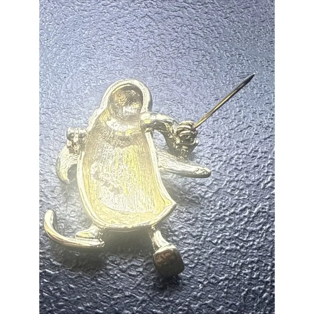 Penguin Brooch Pin Rhinestones Enamel Gold Tone Holiday Skiing Penguin